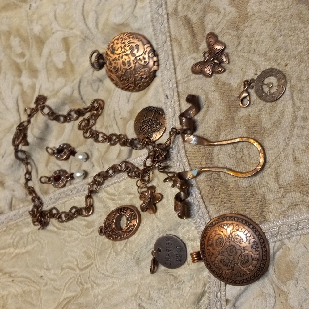 D-29 jewelry lot - Picture 10 of 10